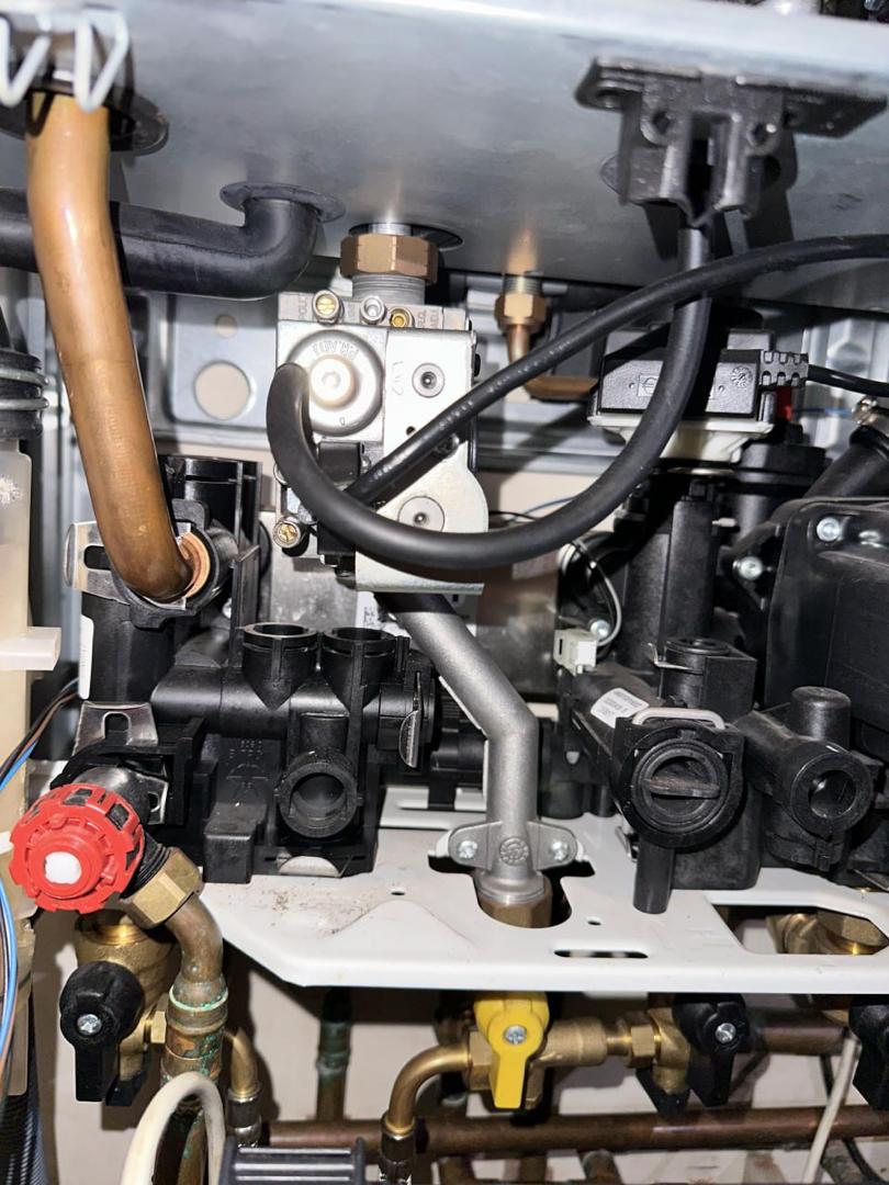 Gas Valve & Pipework